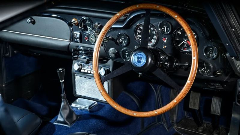 內裝考究原始配置進行修復。(圖/翻攝TopGear網站)