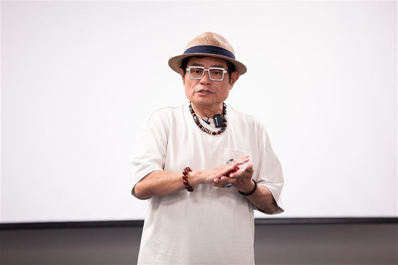 公視台語台打造全台唯一台語演員訓練計畫,金獎台語大師許效舜力挺,為高雄班揭開序幕。(圖/公視台語台 提供)