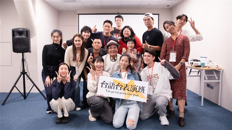 許效舜變台語推廣大使！現場示範全場淚崩