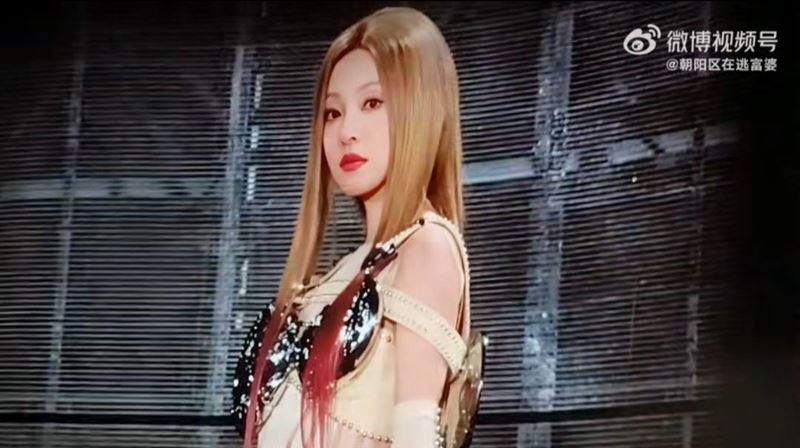 替身透過AI技術變臉張韶涵。(圖/翻攝自微博)