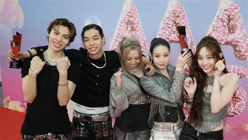 韓團AAA台上喊台灣是國家　小粉紅氣炸