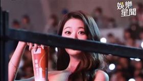 張員瑛喝飲料。（圖／翻攝自YT）