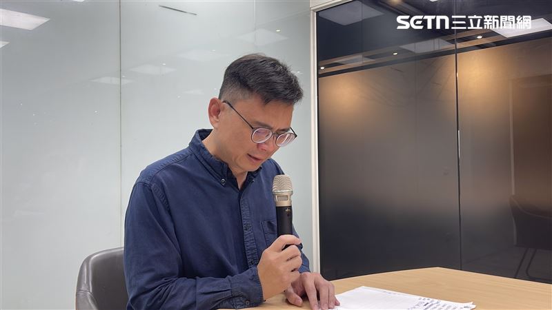 賴瑞隆7日下午召開記者會，聲淚俱下向受害學童及其家長道歉，同時也很對不起自己孩子。（圖／記者洪正達攝影）