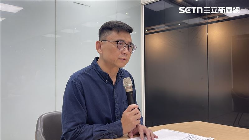 賴瑞隆目前並未對未來有任何規劃或說法,只說現階段以處理孩子的事情為主。(圖/記者洪正達攝影)