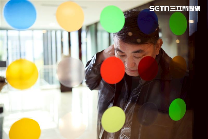 徐亨與妻小已經斷聯，獨自處理媽媽後事。（圖／記者鄭孟晃攝影）