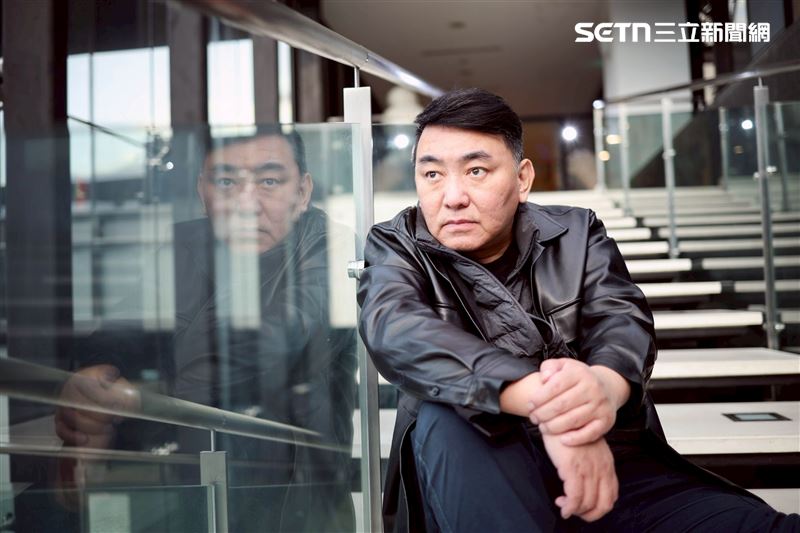 徐亨人生跌落谷底。面臨負債、離婚、失業、生病，唯一的家人媽媽在今年過世。（圖／記者鄭孟晃攝影）