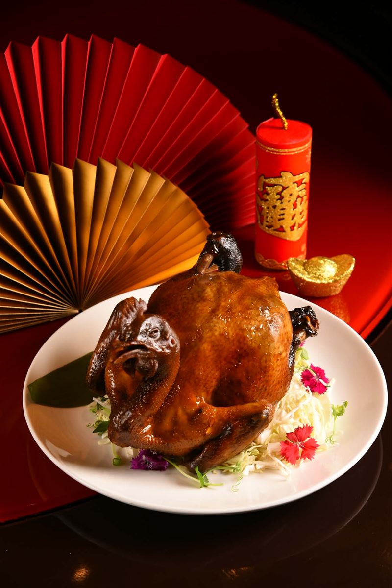 金玉滿堂玫瑰油雞。(圖/品牌業者提供)