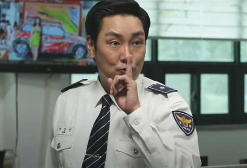 趙震雄在劇中是核心人物,不是可以剪一剪就解決的角色,重拍也不可能。現在製作公司與電視台都陷入兩難。(圖/翻攝自Dispatch)