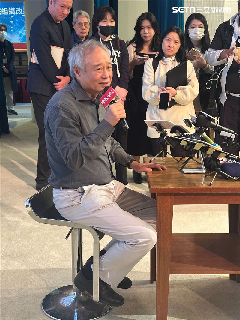 李安接受訪問。(圖/記者林汝珊攝影)