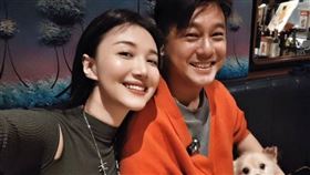 朱孝天（右）的老婆韓雯雯（左）深夜開直播為老公抱不平，反而掀起更大批評。（圖／翻攝自朱孝天IG）