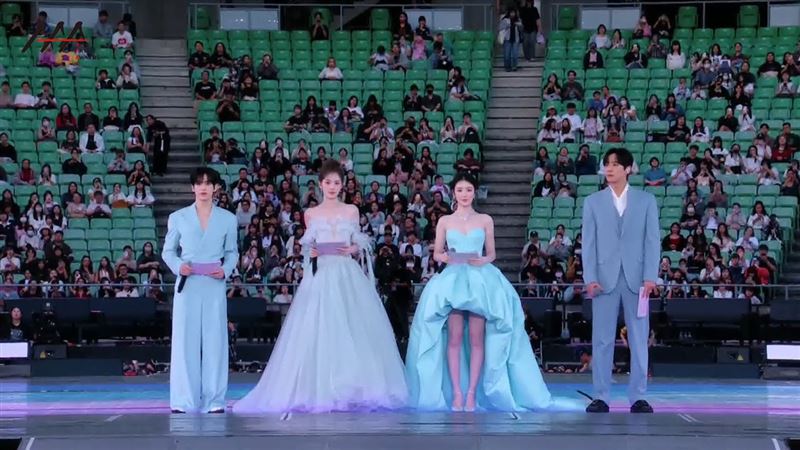 「ACON 2025」音樂節,由李濬榮(右起)舒華、Sui、Allen共同主持。(圖/starnews提供)