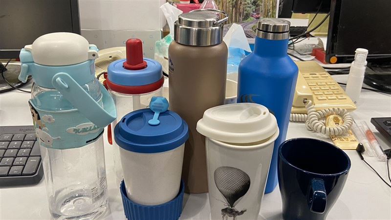 水壺多到成「軍隊」　專家：1狀況快丟掉