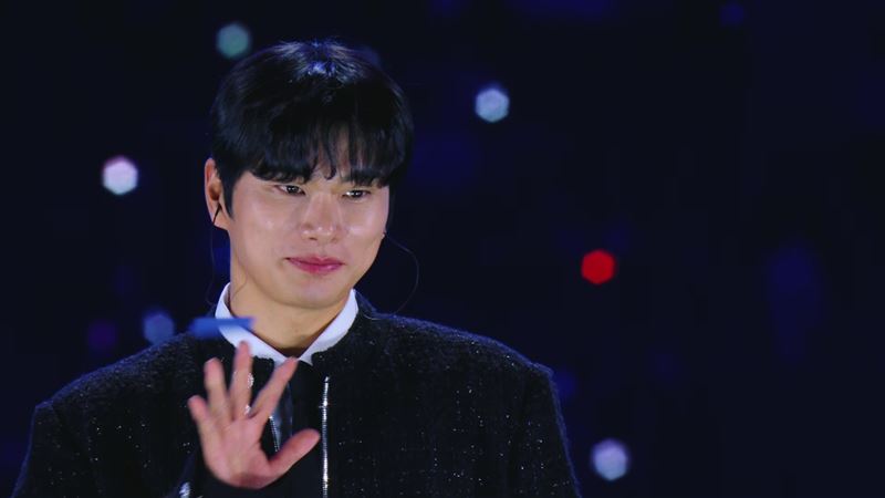 李伊庚6日在AAA頒獎典禮上獲得「最佳選擇獎」，7日繼續參加ACON音樂節盛事，演唱多首動人歌曲。（圖／STARNEWS提供）