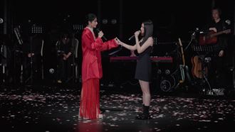 李千娜開唱女兒顧穎來了　首同台激動淚崩