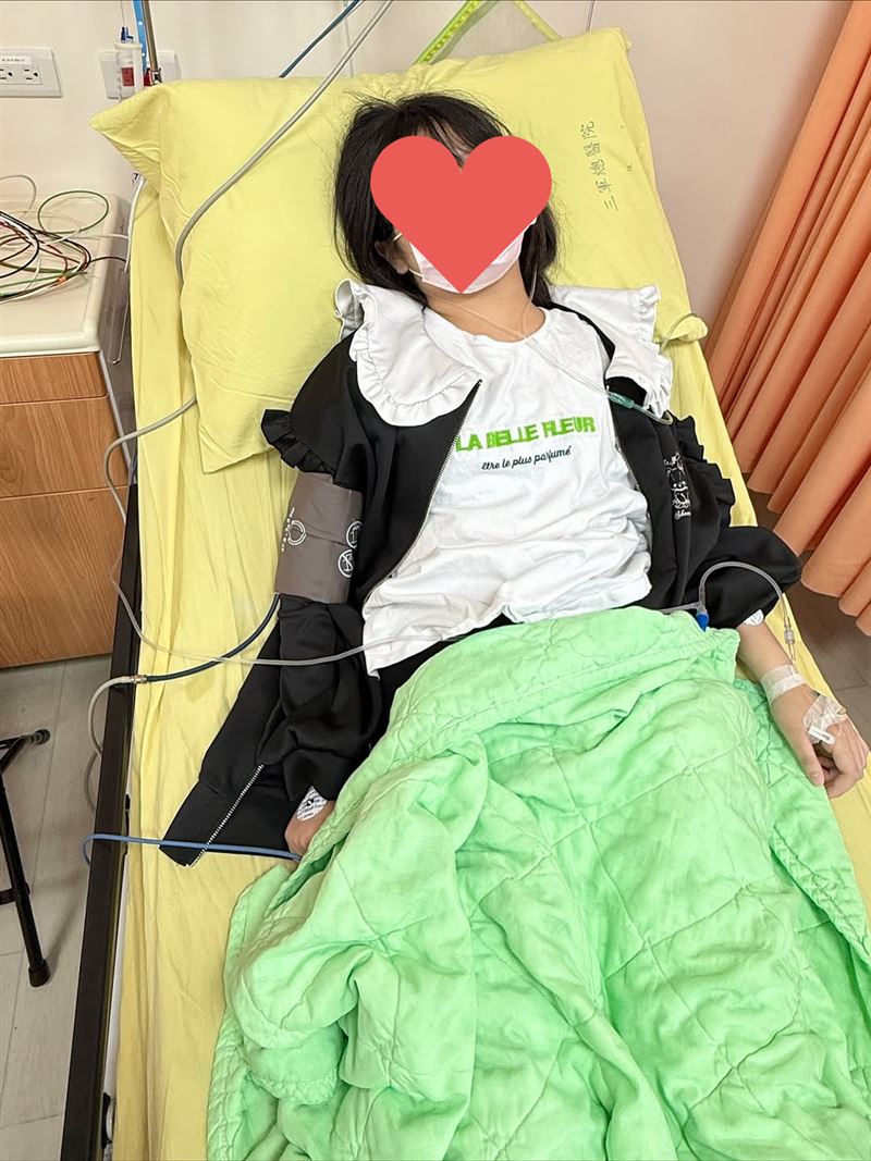 妮妮上月才突然住院,時間點相當巧合。(圖/翻攝自那對夫妻IG)