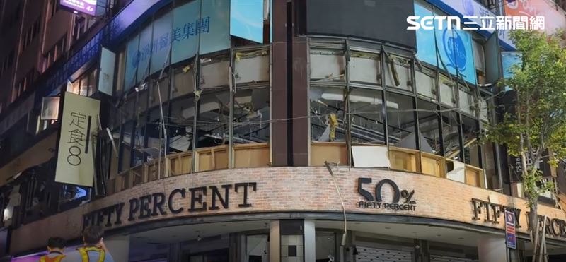 事故位置在府中商圈重慶街上二樓的「爭鮮」跟「定食8」餐廳，兩家是同業者，共用廚房。（圖／翻攝畫面）