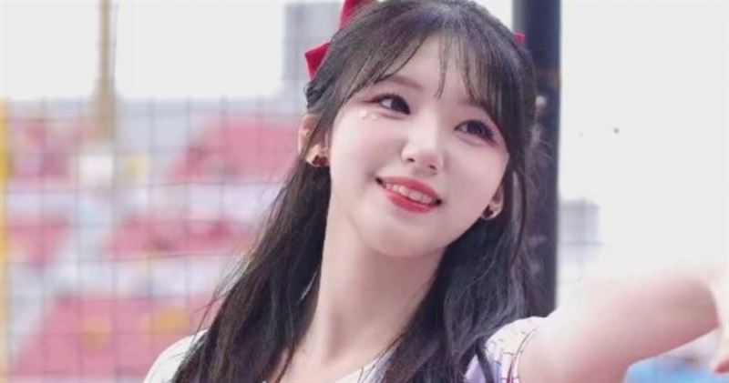 樂天女孩「韓援三本柱」廉世彬、河智媛、禹洙漢,據傳明年將只剩下廉世彬。(圖/翻攝自廉世彬IG)