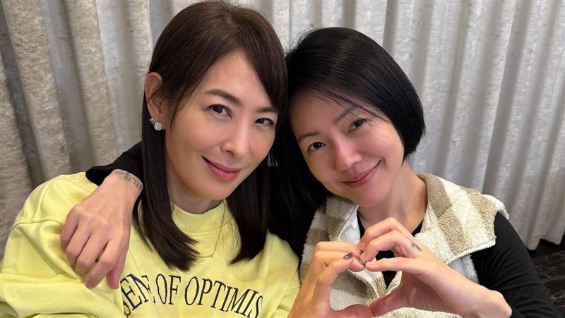 賈永婕跨年把小孩丟給小S「竟違反規定」