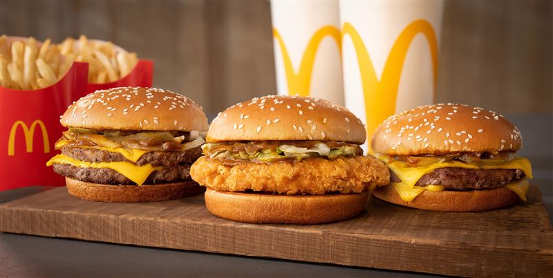 麥當勞全新推出「咖哩風味漢堡」系列。(圖/台灣麥當勞提供)