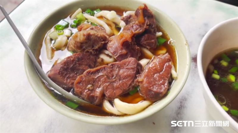 許多觀光客來台灣必吃牛肉麵。（示意圖／資料照）