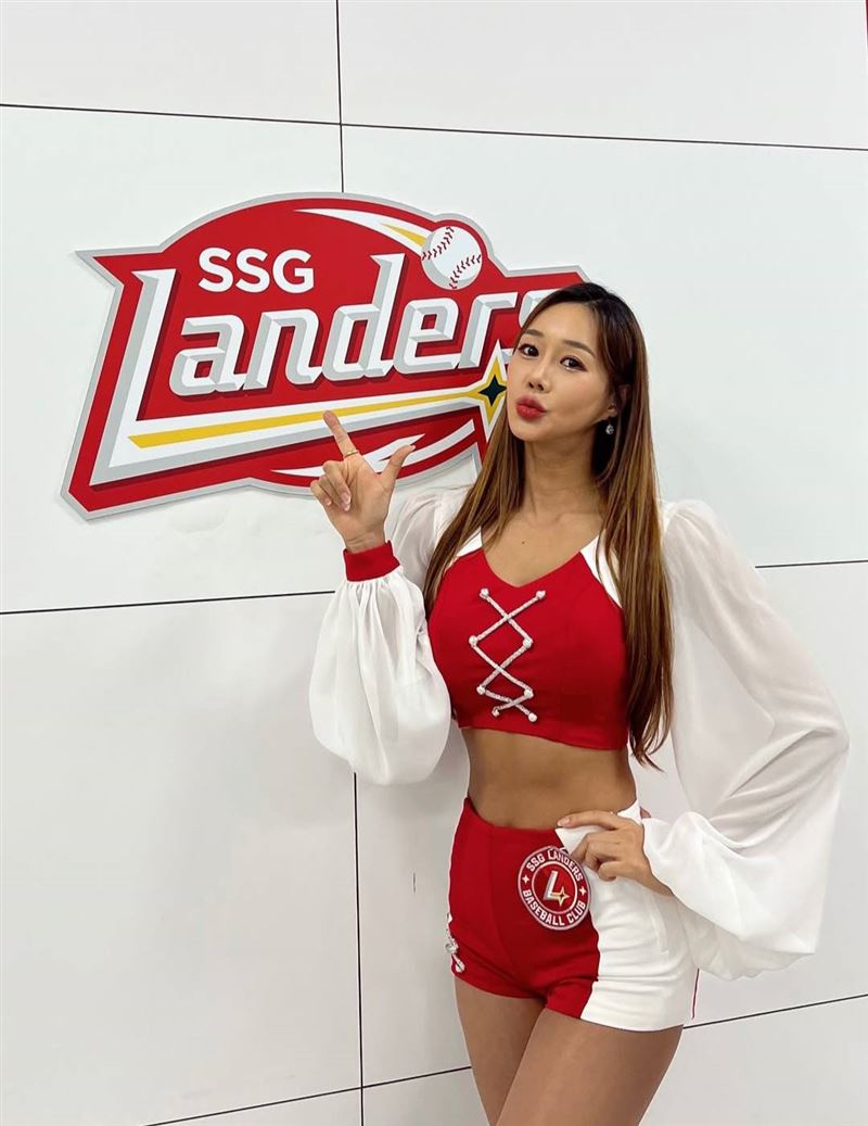 裴垂鉉是韓國啦啦隊成員。（圖／翻攝自裴垂鉉IG）