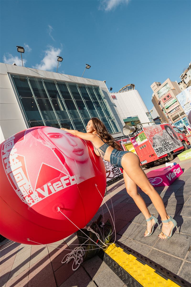 薔薔外型亮眼。(圖/VieFor提供)