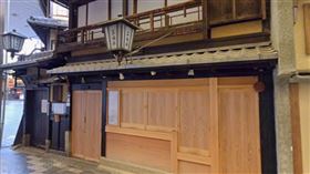 有網友日前到京都壽喜燒名店「三嶋亭」用餐，該店特別講究用餐禮儀，但有2位中國女子不但未依規定，還自稱自己「來自台灣」，讓人超傻眼。（圖／翻攝自Google Maps）