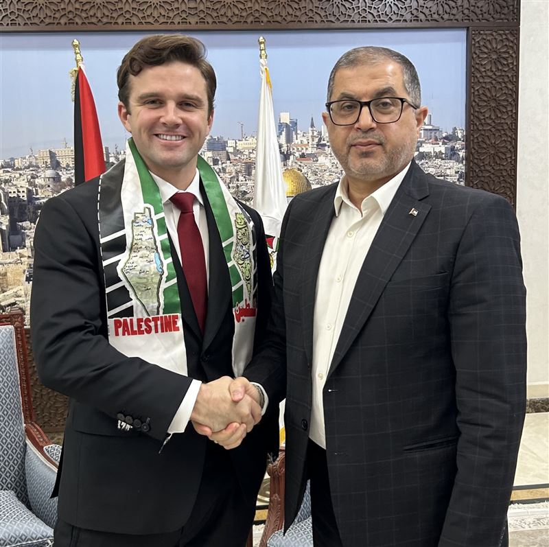 哈瑪斯資深官員奈姆(右),於7日表示,該組織願意討論武器的「凍結或存放」。(圖/翻攝自X平台 @jacksonhinklle)