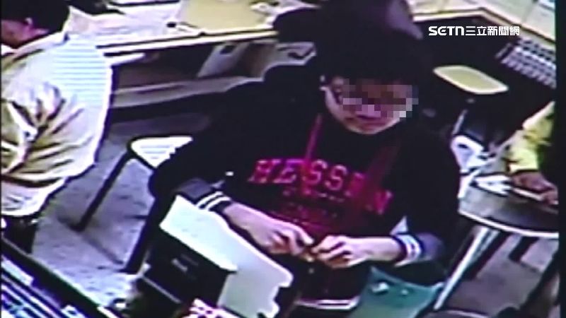 藍姓員警還在投注站玩賓果