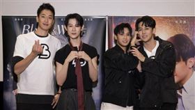 《黑白原來是真的》上線一個月突破600萬次觀看！葛兆恩（右起）、紀成澔、夏和熙、孫恪傑現身壓軸特映掀高潮。（圖／結果娛樂提供）