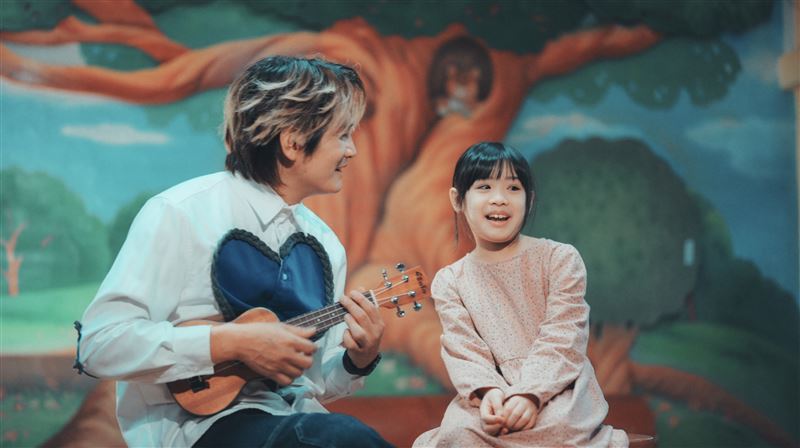 金曲歌王愛妻罹乳癌 8歲愛女獻甜美嗓音