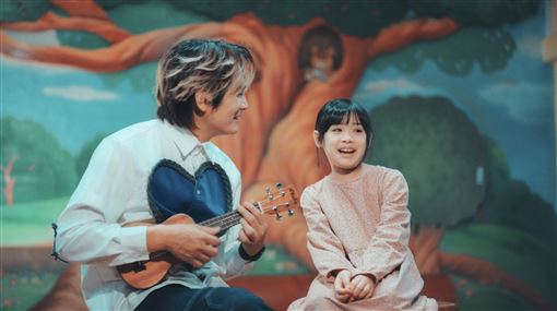 金曲歌王愛妻罹乳癌　8歲愛女獻甜美嗓音