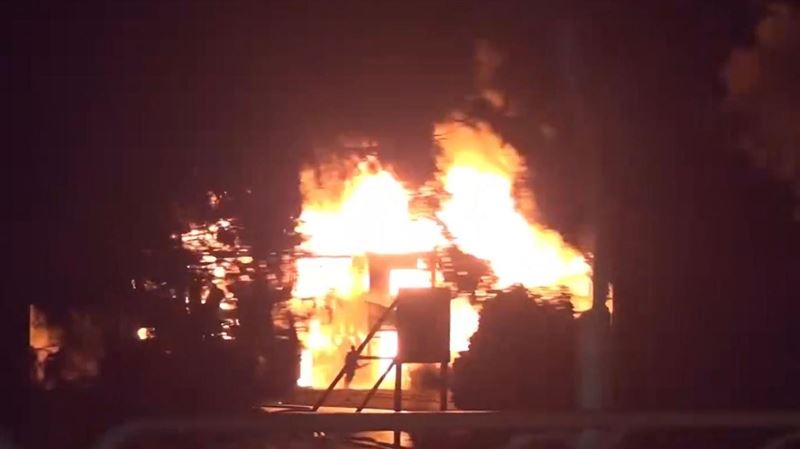 日7.6強震後5.6餘震!森林火災如煉獄景象