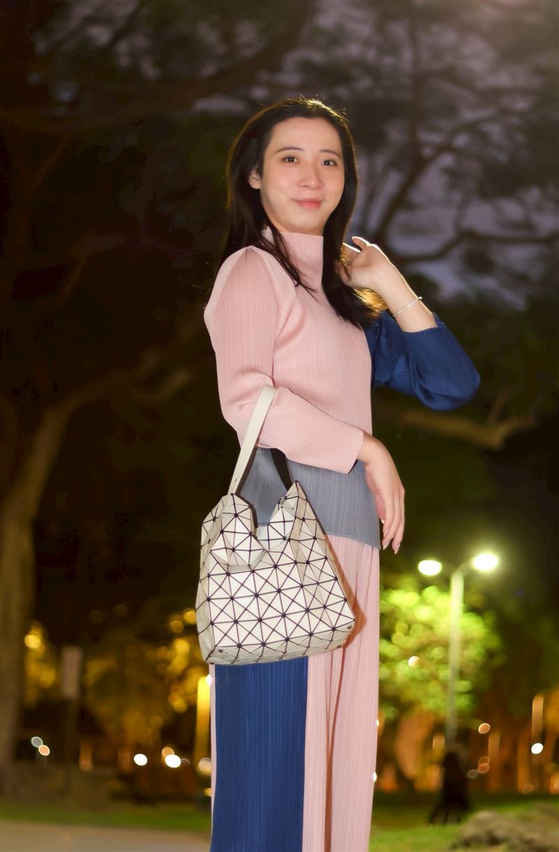 Fumi阿姨希望穿上高跟鞋後,男友仍能比她高。(圖/記者鄭孟晃攝影)