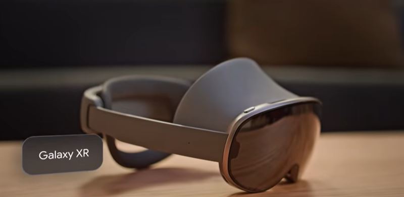 Google今日舉辦《The Android Show: XR Edition》特別發表會中揭示,近期上市的Galaxy XR推出三大功能更新,推出3種不同類型的智慧眼鏡,計畫在2026年推出全新AI眼鏡與有線XR眼鏡裝置。(圖/翻攝自YT@Android)