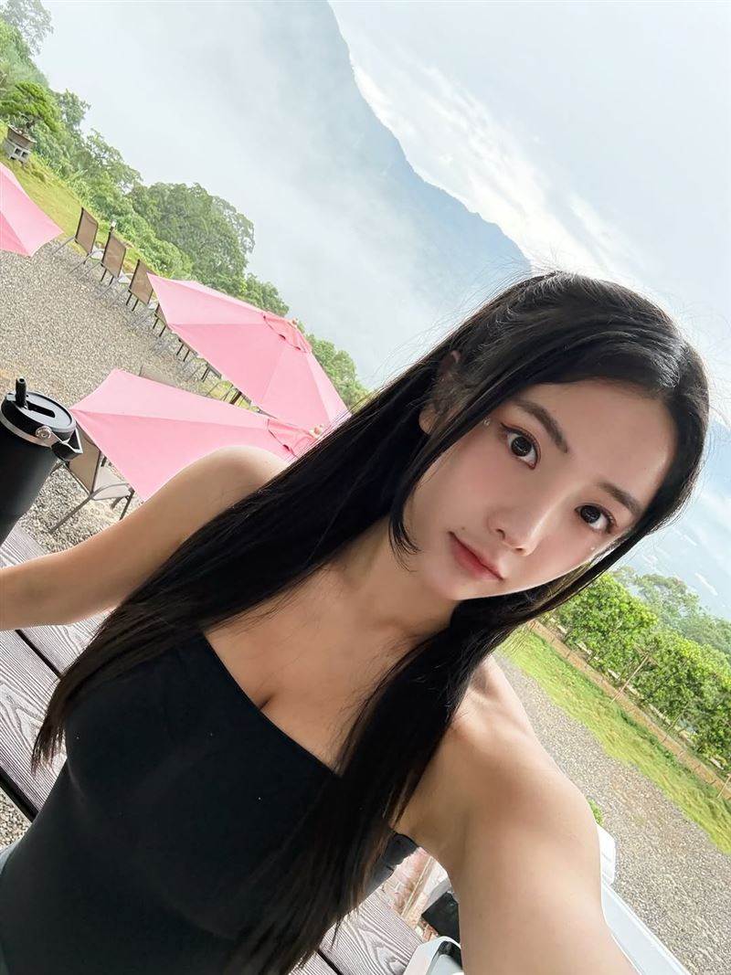 言言簽保密協議保護家人。（圖／翻攝自言言IG）