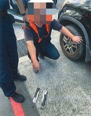 張翁被警方逮捕。（圖／翻攝畫面）