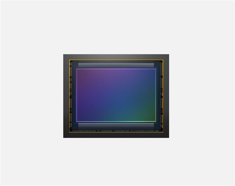 α7 V搭載全新開發的部分堆疊Exmor RS™ CMOS感光元件,具備約3,300萬有效像素