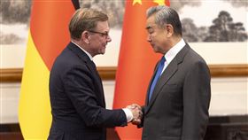 瓦德福與王毅見面，王毅敦促德國支持中國對台立場。（圖／翻攝自X平台 @AussenMinDE）
