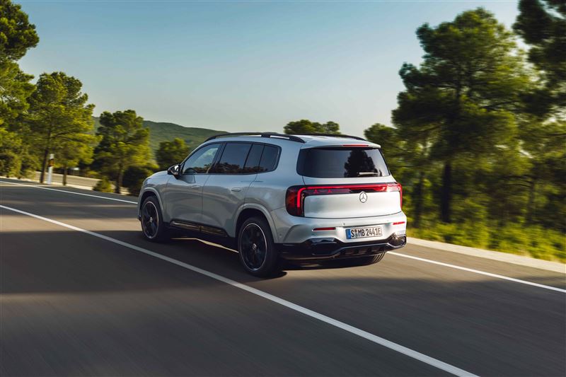 賓士全新純電GLB採用全新MMA模組化平台。（圖／Mercedes-Benz提供）