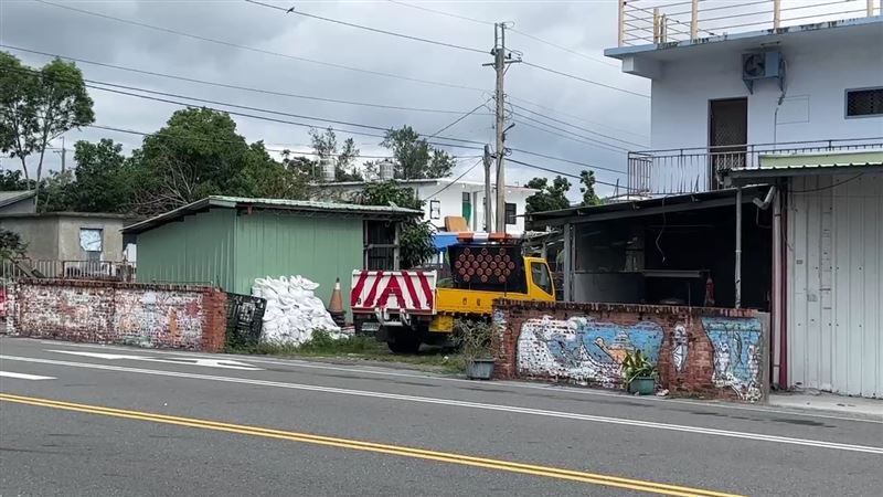 李泰安出獄後開設工程行自己當老闆,生活相當低調。(圖/翻攝畫面)