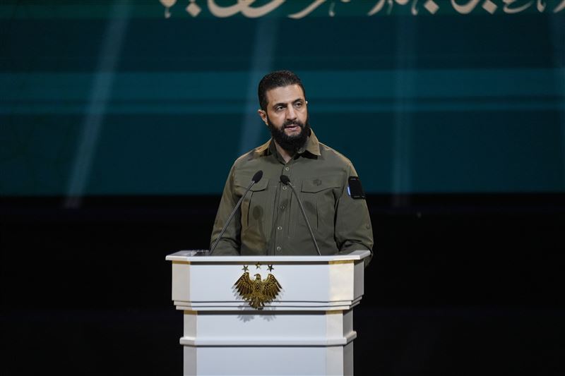 總統夏拉演說中強調，要建立強大的敘利亞。（圖／美聯社／達志影像）