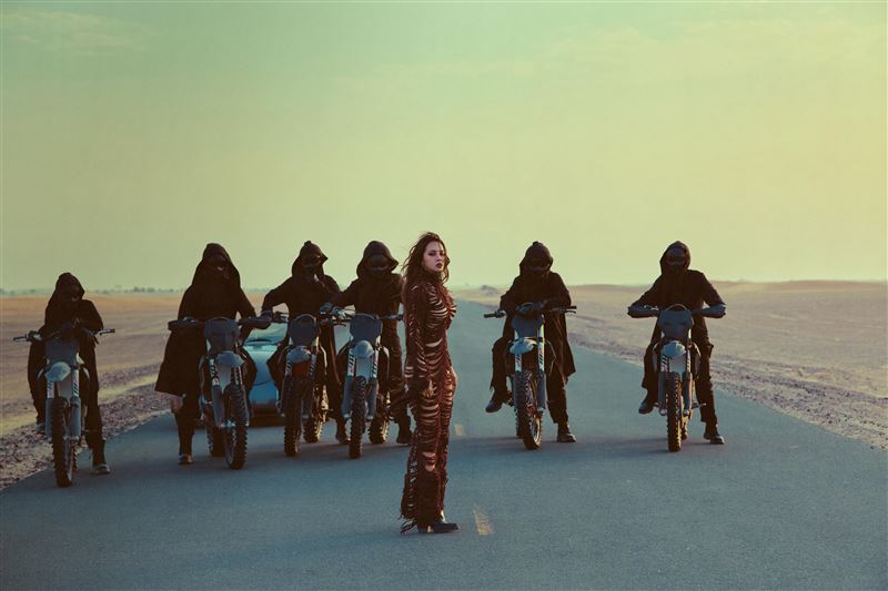 蔡依林遭大批「黑影」猛追。(圖/凌時差音樂提供)