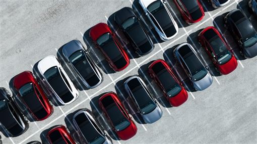 台灣現貨全完售！特斯拉第四季賣翻