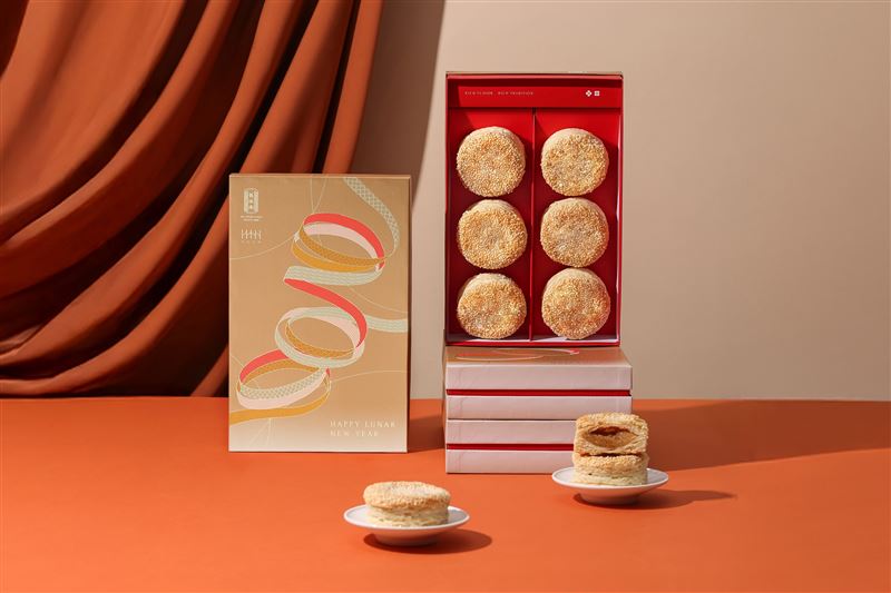 舊振南再度攜手米其林必比登推薦的HUGH dessert dining，推出備受好評的「核桃千層酥餅」。（圖／品牌業者提供）