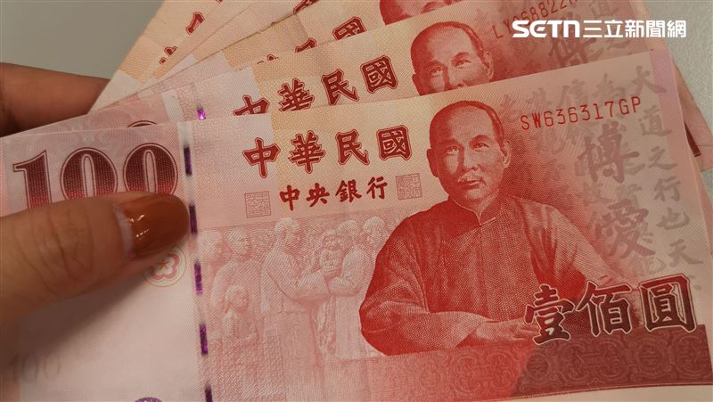 百元鈔顏色喜興，相當受歡迎。（圖／資料照）
