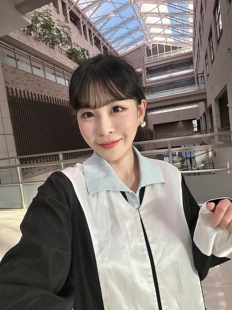 「仙塔律師」李宜諪。(圖/翻攝自仙塔律師santa)