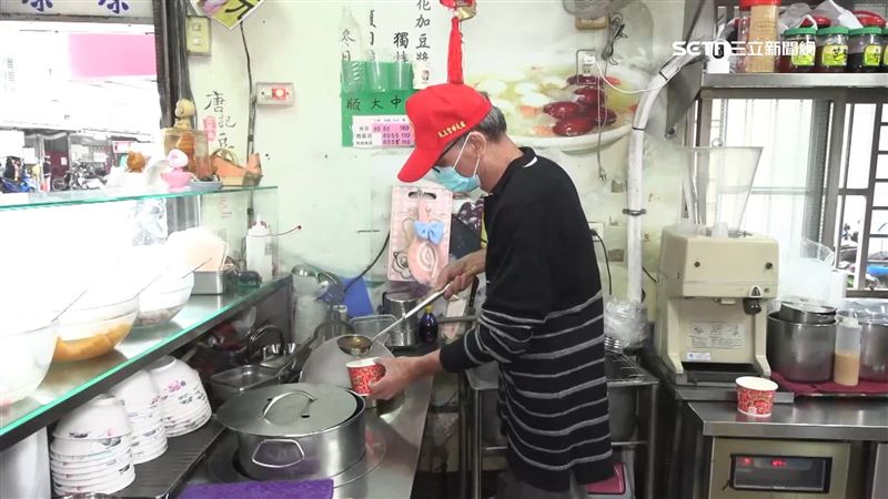 老闆指控時不時就會遭到里長父子登門恐嚇