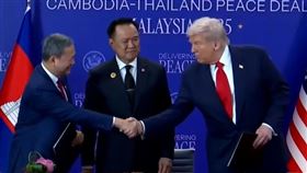 在川普見證下，泰柬領導人簽署擴大停火協議。（圖／翻攝自X平台 @WhiteHouse）