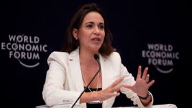 原訂今天舉行的諾貝爾和平獎得主、委內瑞拉反對派領袖馬查多記者會已被「延期」。(圖/翻攝維基百科)